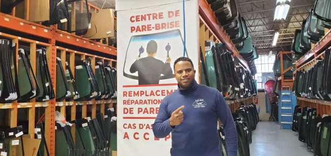 CENTRE DE PARE-BRISE photo 4