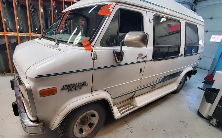 Fix your broken windshield expertly at Centre de Pare-Brise