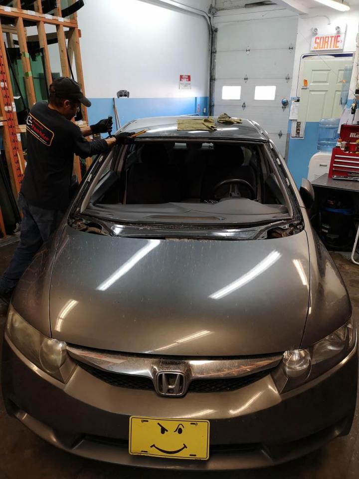 Windshield Repair Montreal