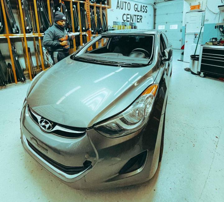 Tinted glass installation Montreal